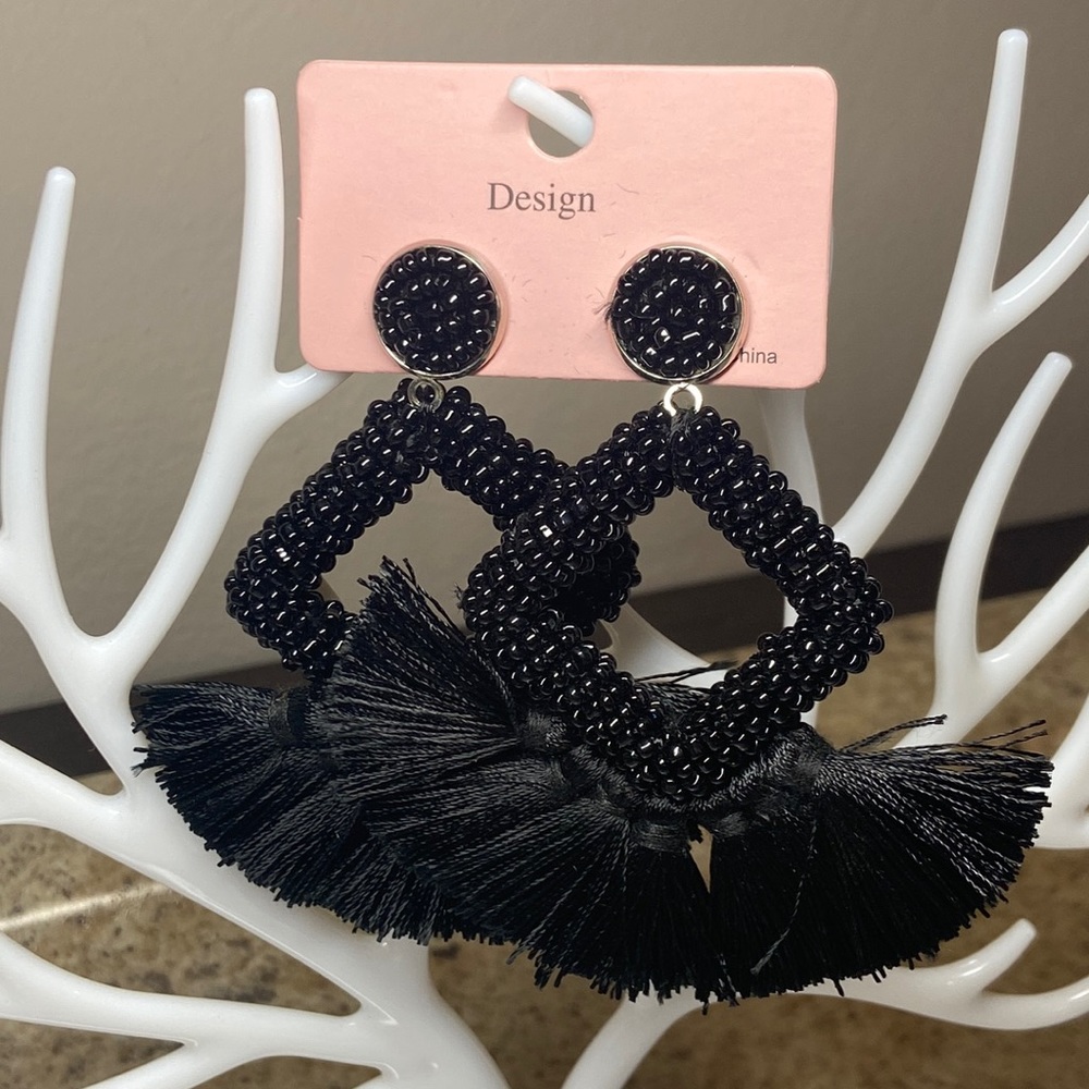 Black beaded and tassel earring pr